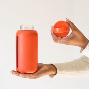 Szklana butelka do monitorowania dziennego nawodnienia Day Bottle / CHERRY /BINKMADE 
